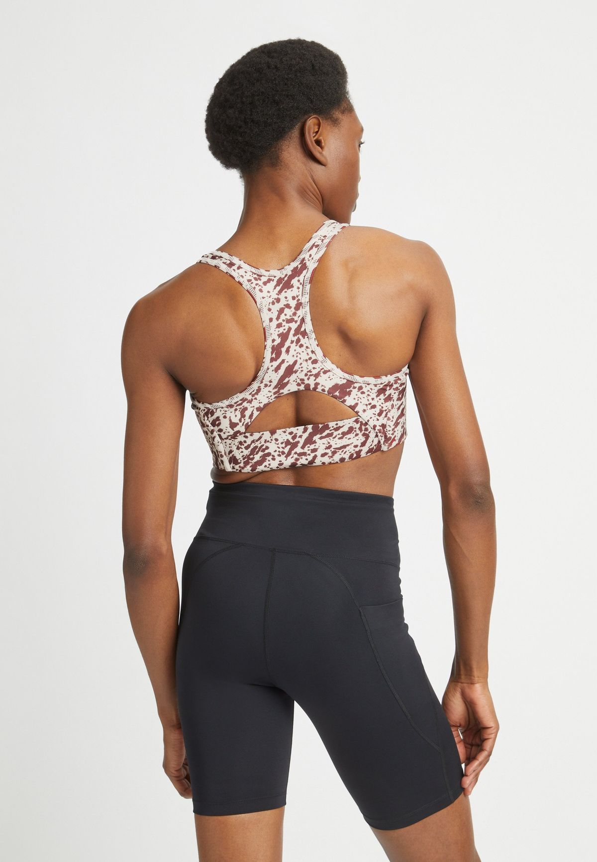 Flattering Printed Sportsbra, Micro Beetle Print