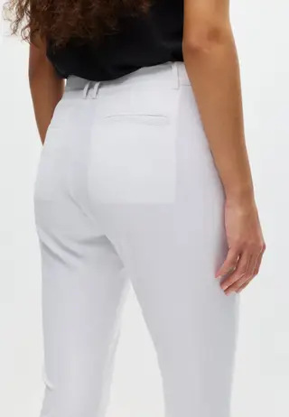 Ultimate Performance Capri, White